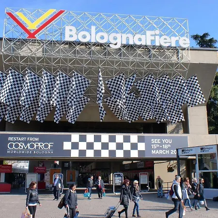 Attico In Fiera דירה *